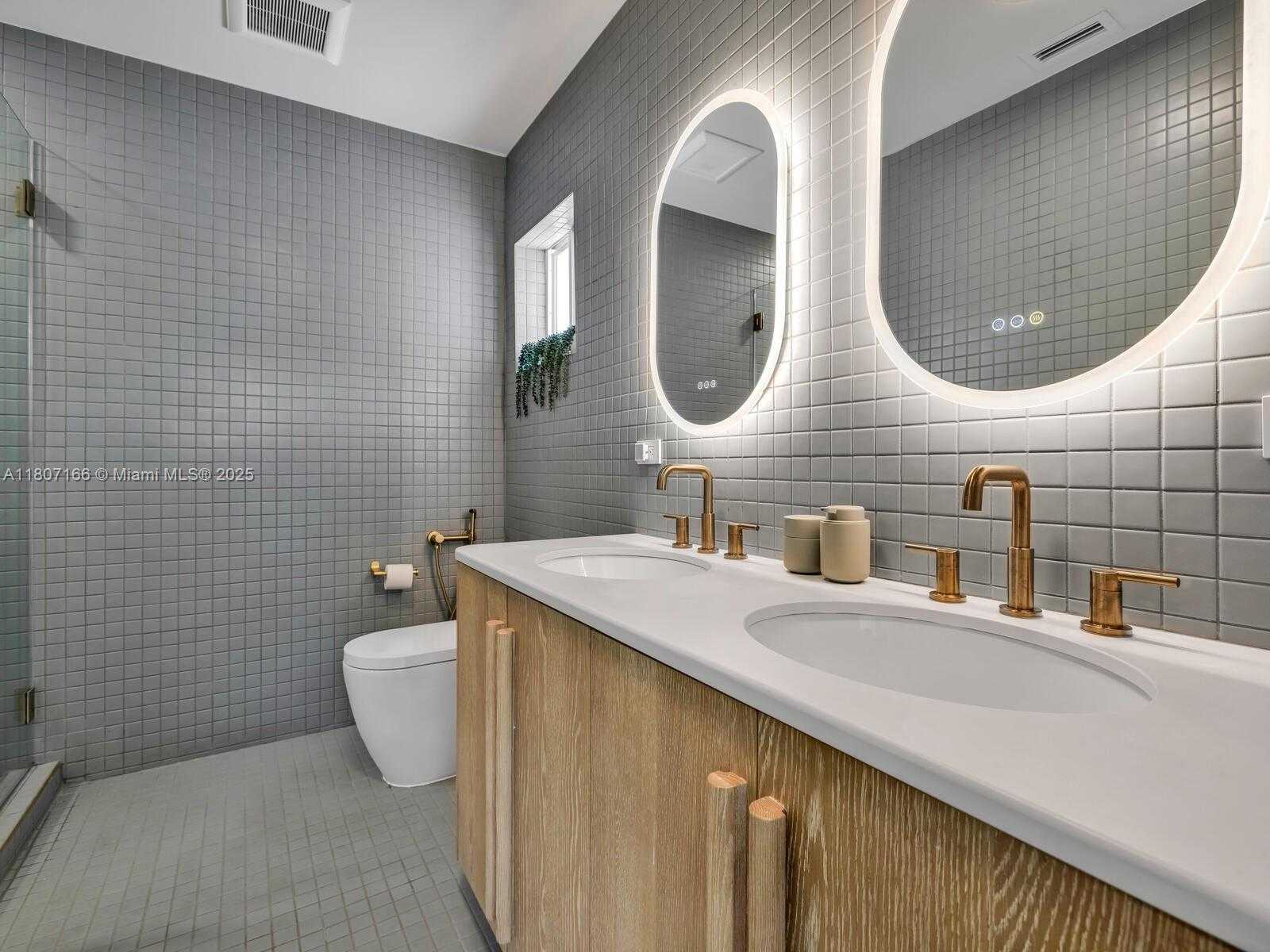 Small Image of 1221 NORTH EAST 85TH ST, Miami Number 30