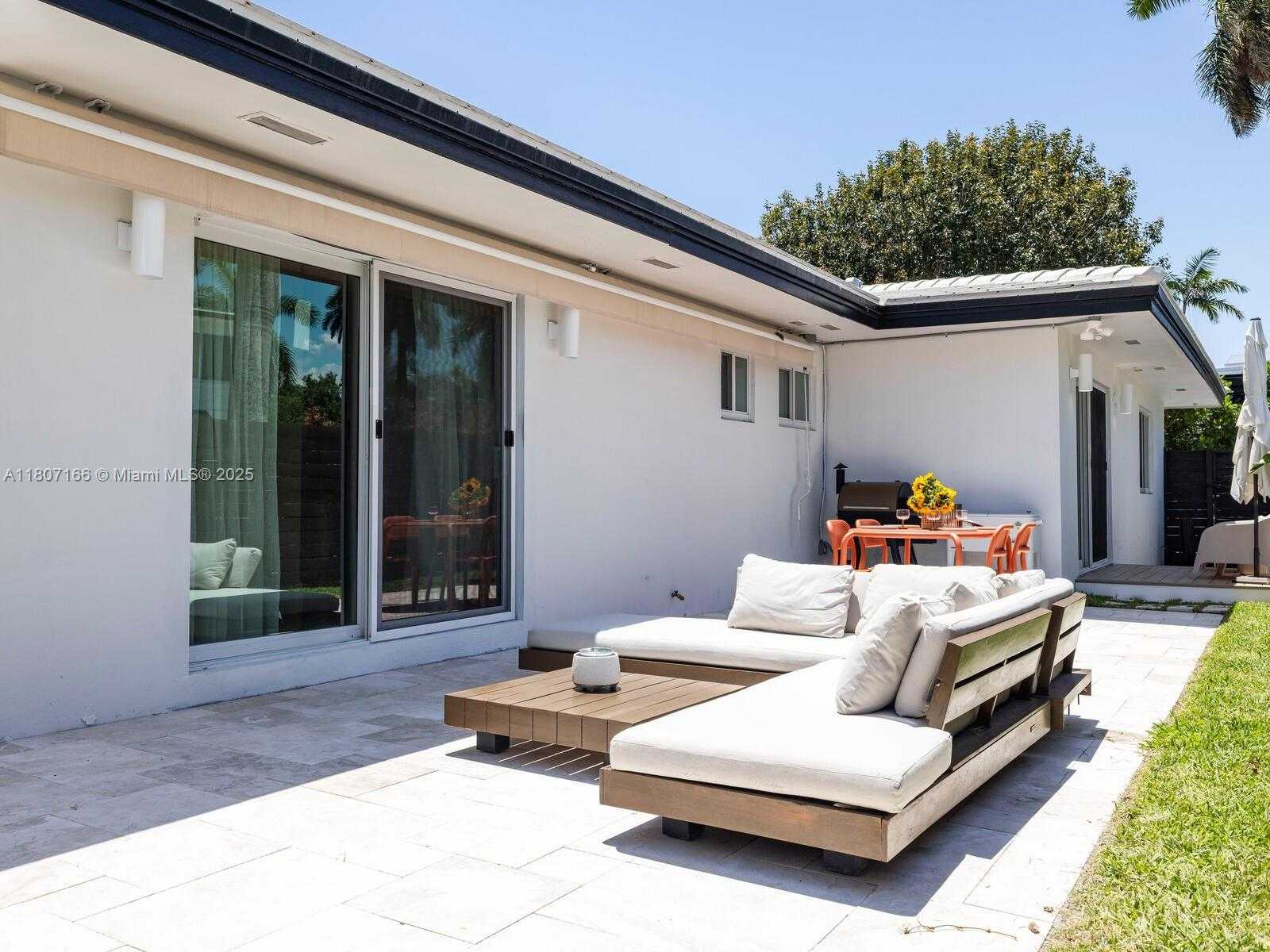 Small Image of 1221 NORTH EAST 85TH ST, Miami Number 39