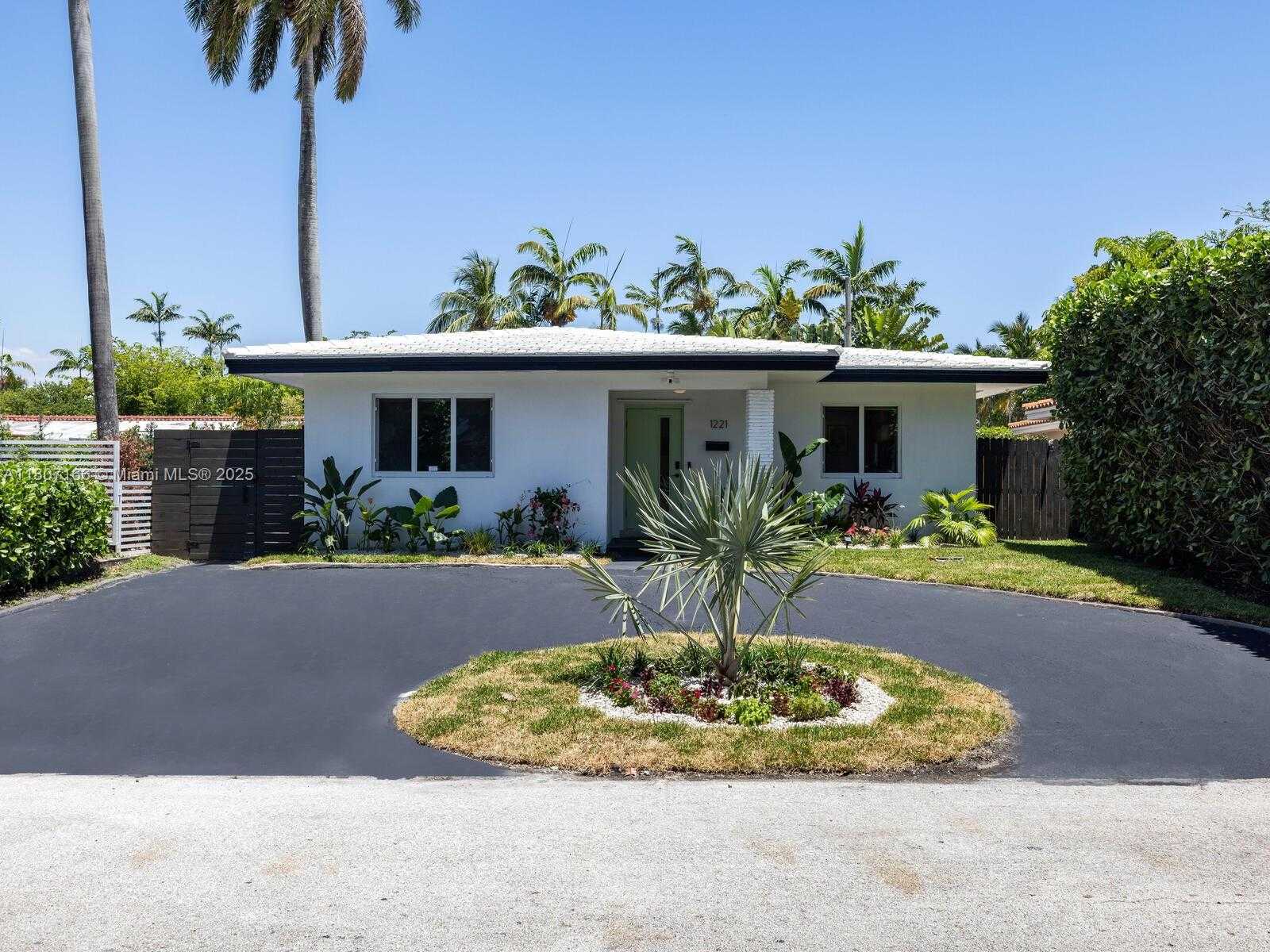 Small Image of 1221 NORTH EAST 85TH ST, Miami Number 5