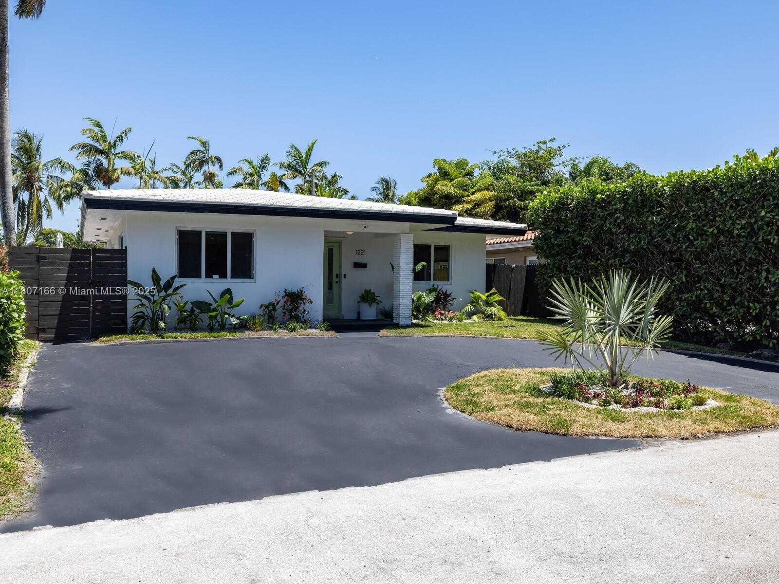 Small Image of 1221 NORTH EAST 85TH ST, Miami Number 7