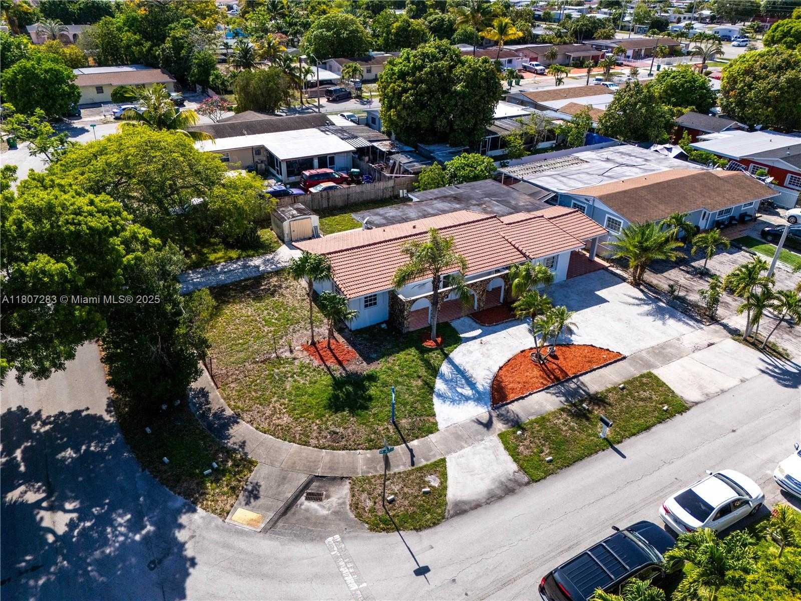 Small Image of 19704 NORTH WEST 48TH CT, Miami Gardens Number 13