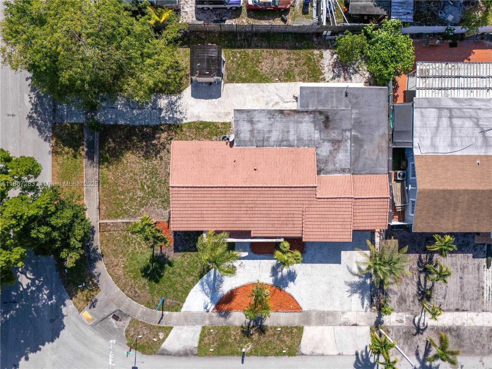 Small Image of 19704 NORTH WEST 48TH CT, Miami Gardens Number 2