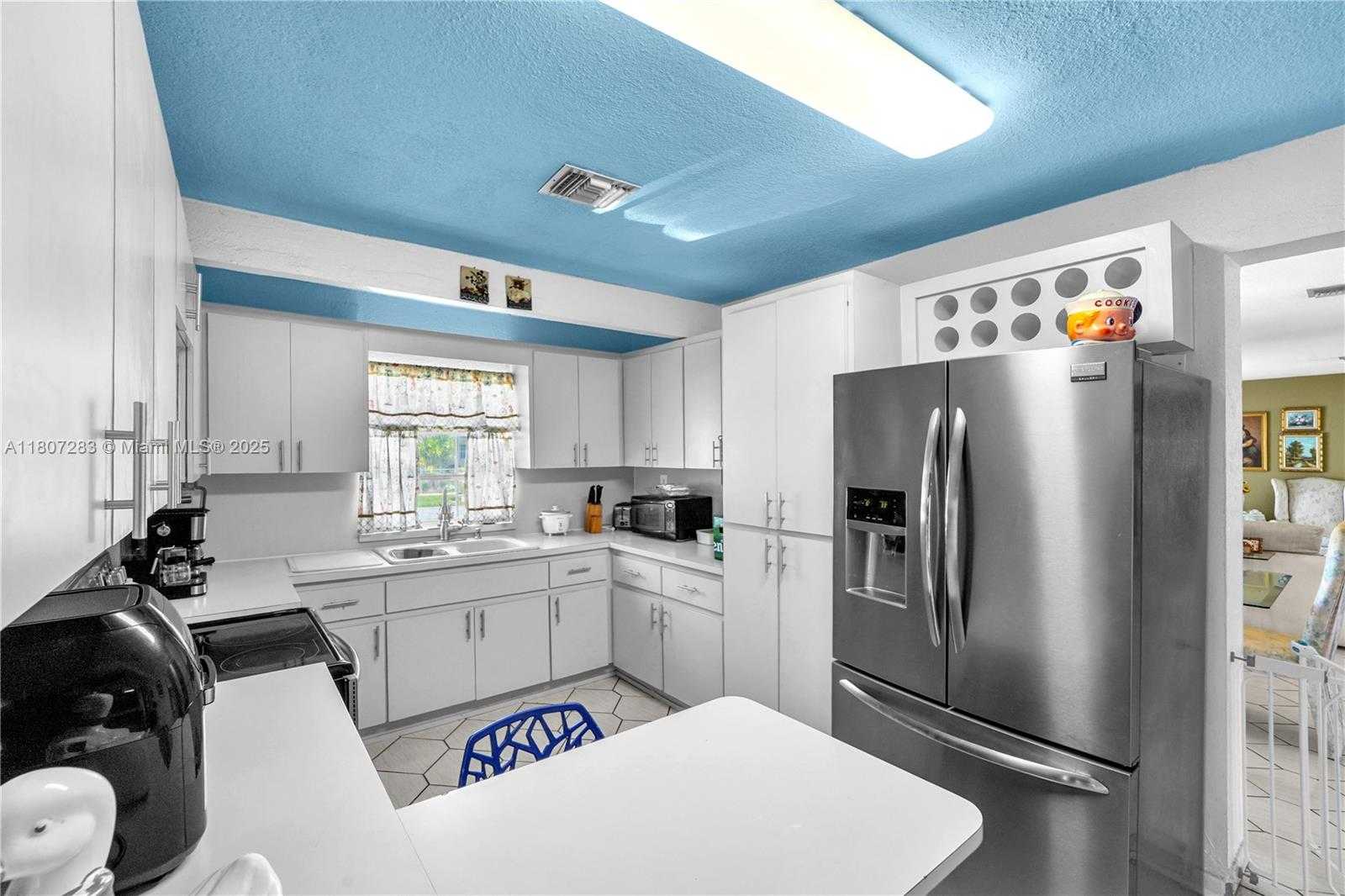 Small Image of 19704 NORTH WEST 48TH CT, Miami Gardens Number 5