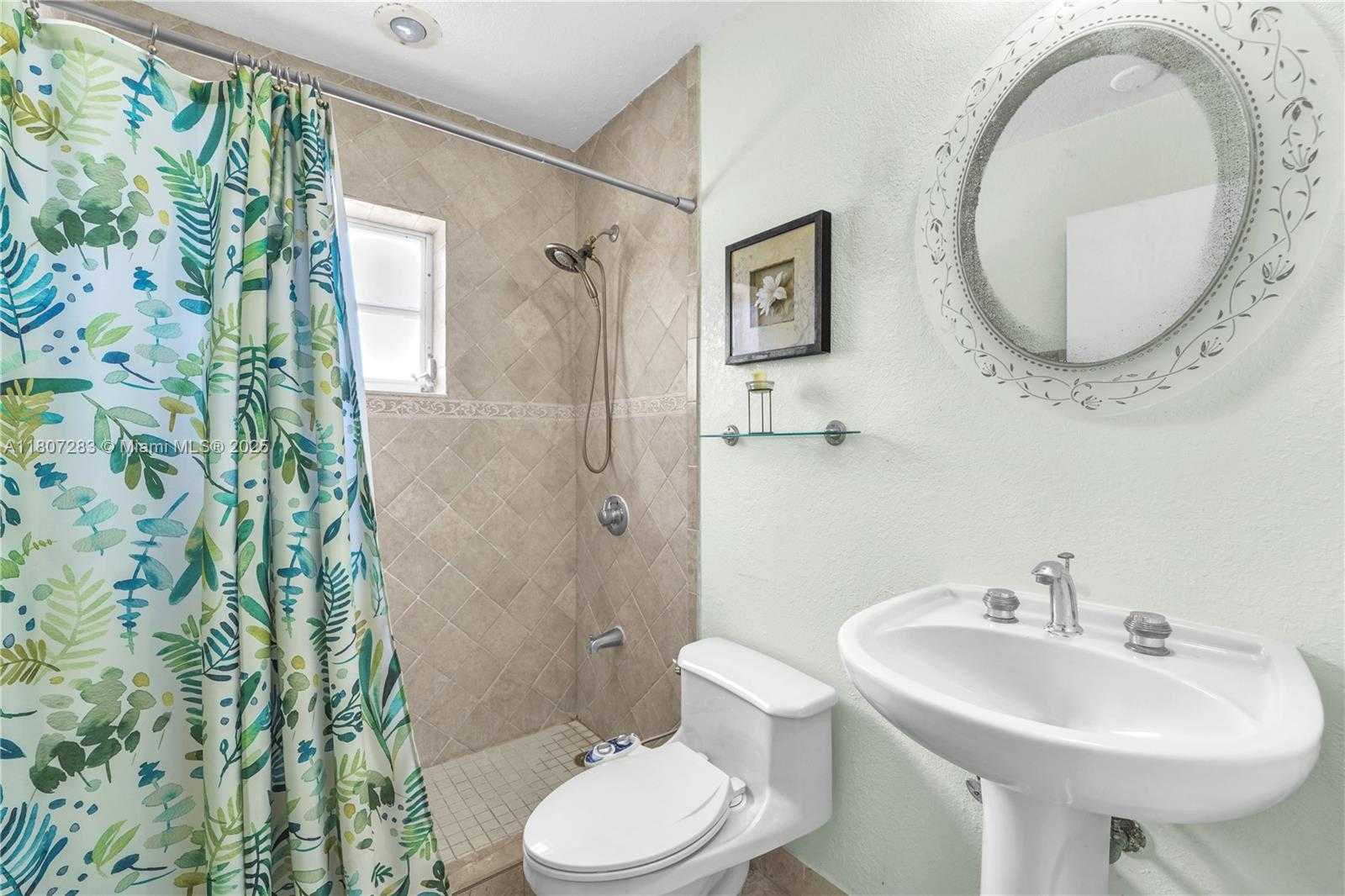 Small Image of 19704 NORTH WEST 48TH CT, Miami Gardens Number 6