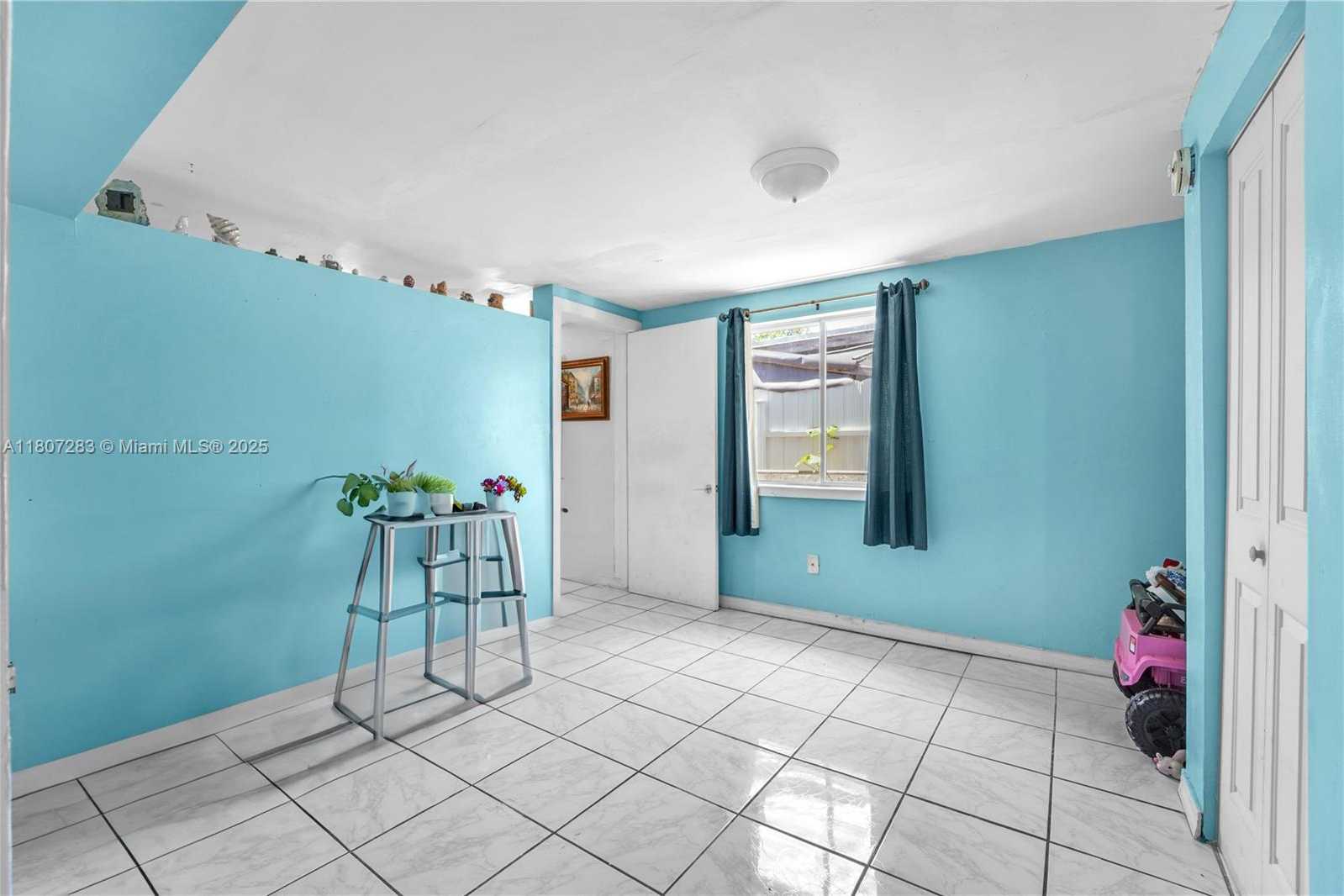 Small Image of 19704 NORTH WEST 48TH CT, Miami Gardens Number 9