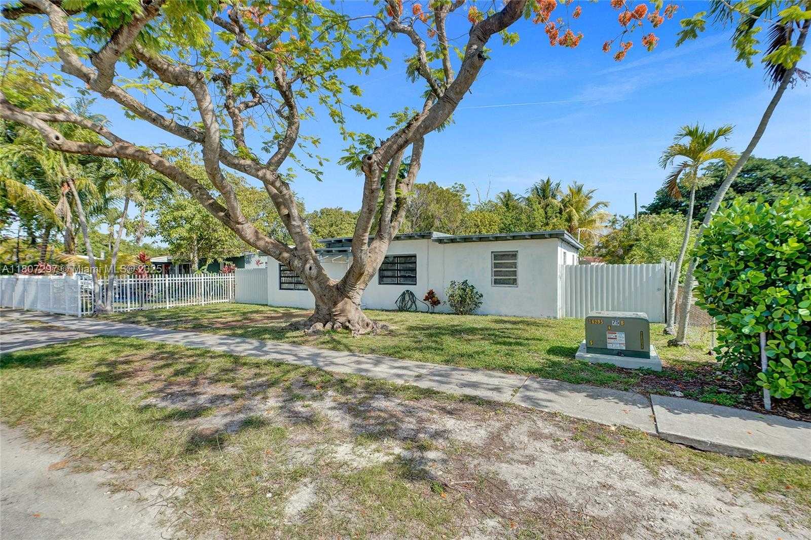 Small Image of 45 NORTH WEST 127TH ST, North Miami Number 2