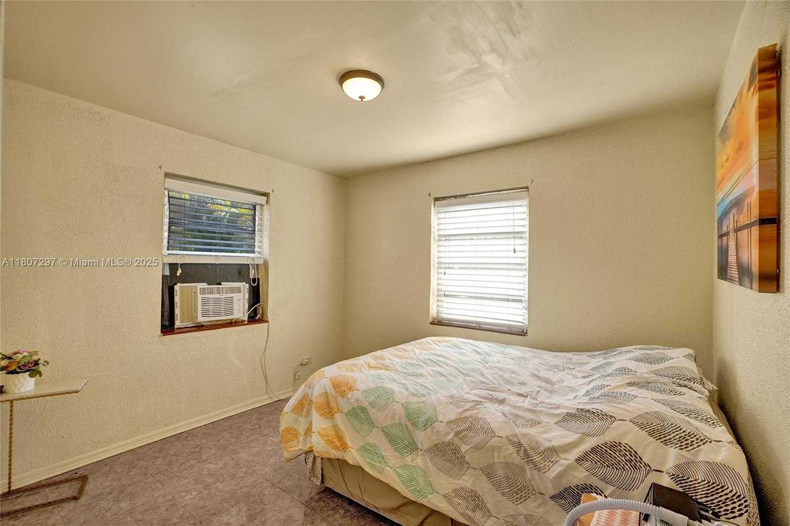 Small Image of 45 NORTH WEST 127TH ST, North Miami Number 24