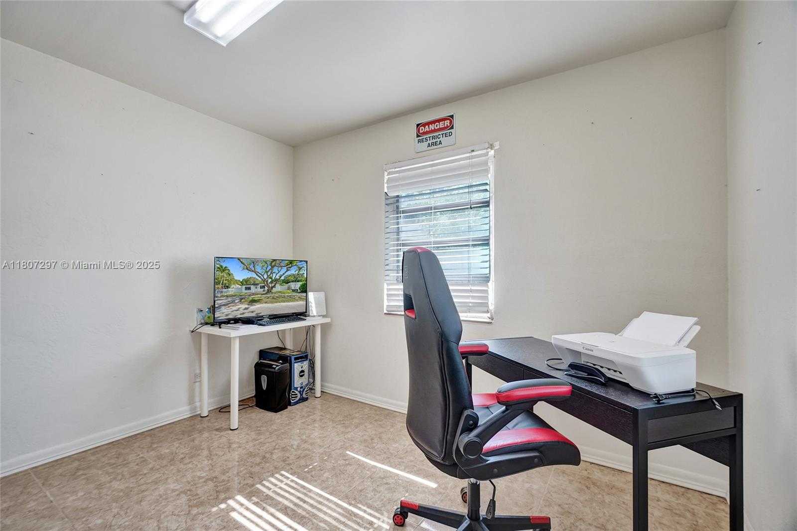 Small Image of 45 NORTH WEST 127TH ST, North Miami Number 32