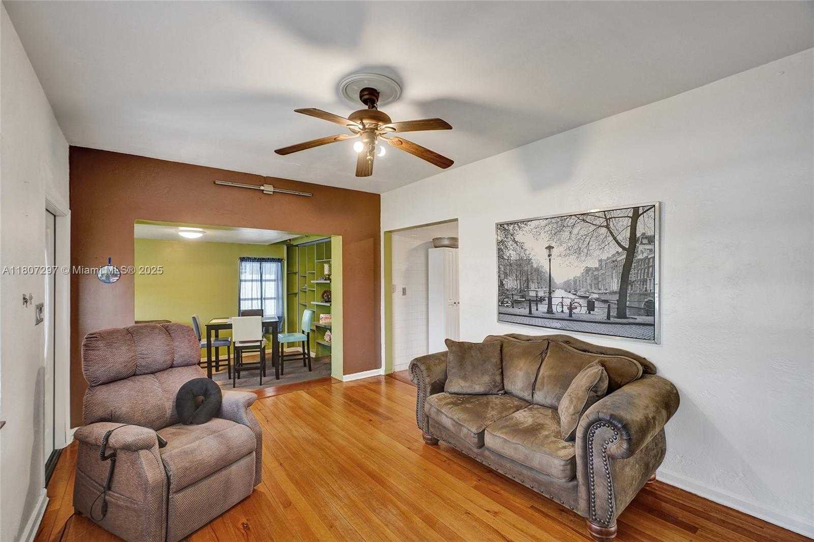 Small Image of 45 NORTH WEST 127TH ST, North Miami Number 35