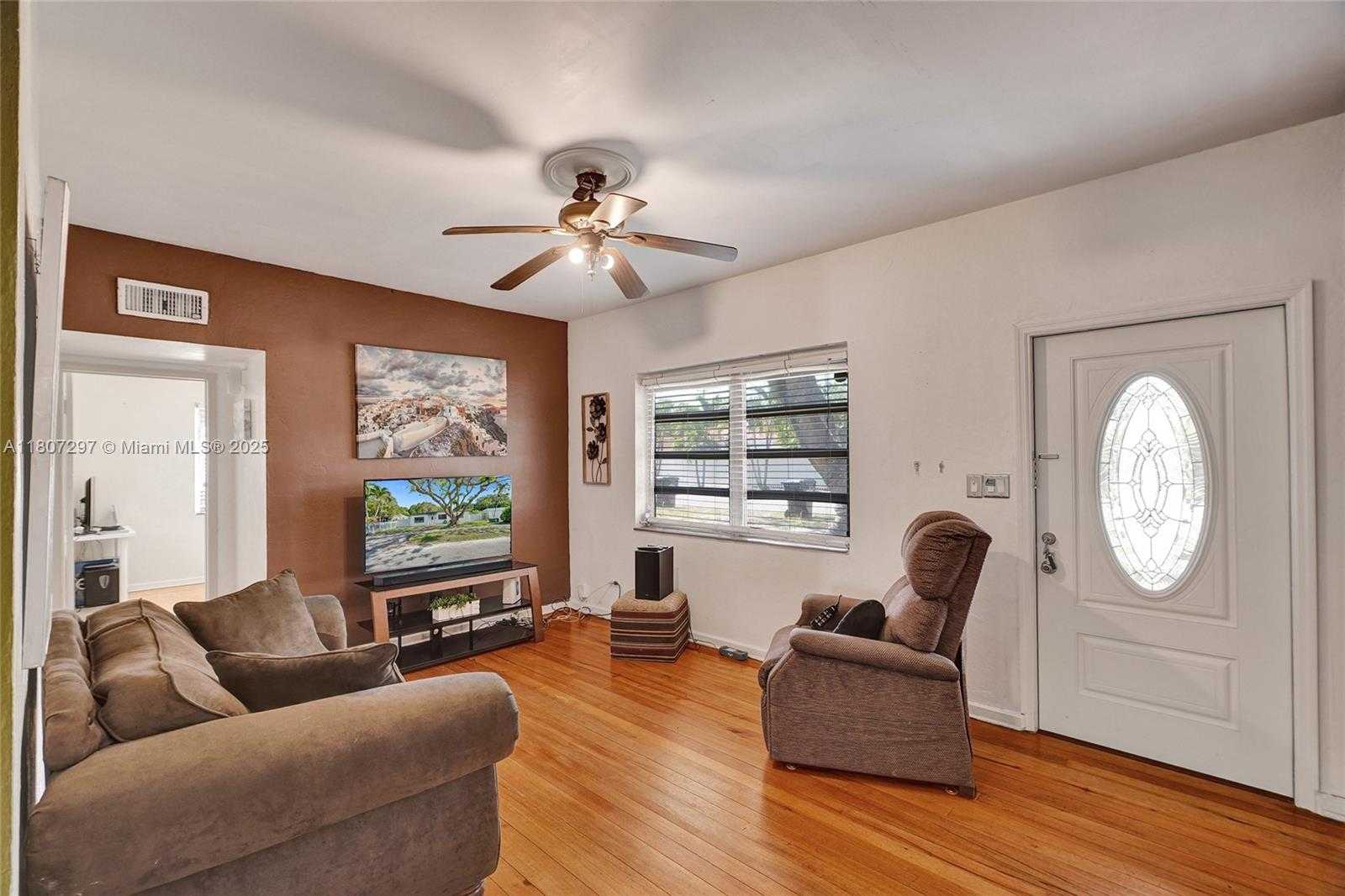 Small Image of 45 NORTH WEST 127TH ST, North Miami Number 36