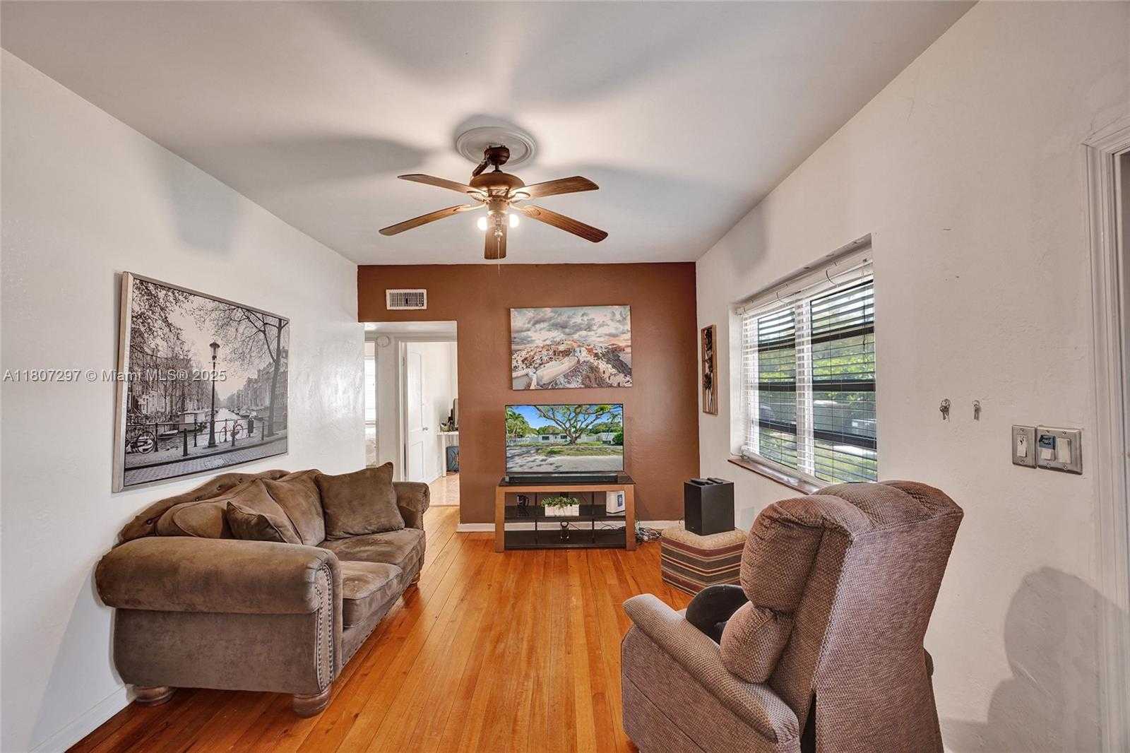 Small Image of 45 NORTH WEST 127TH ST, North Miami Number 37