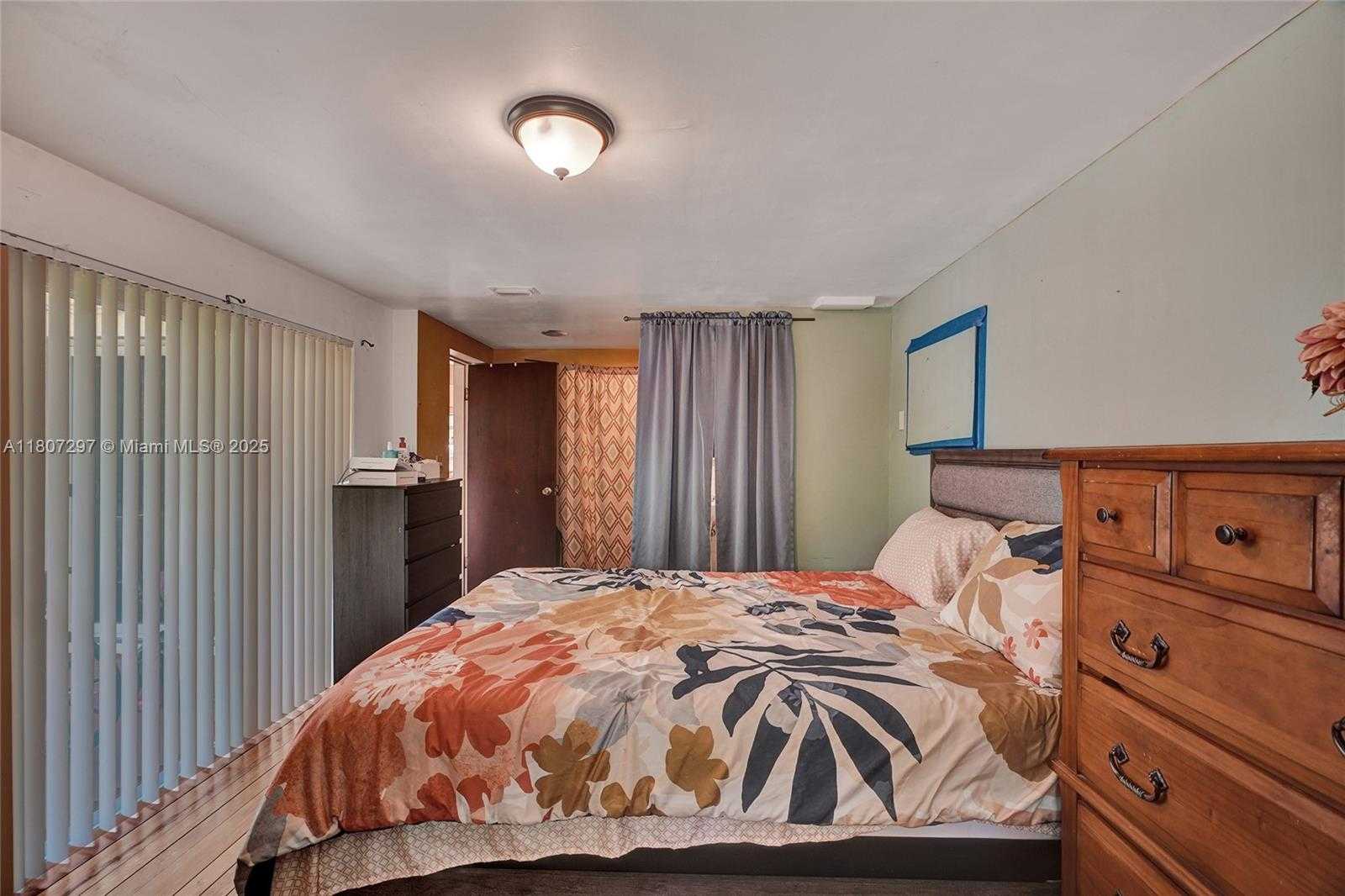 Small Image of 45 NORTH WEST 127TH ST, North Miami Number 51