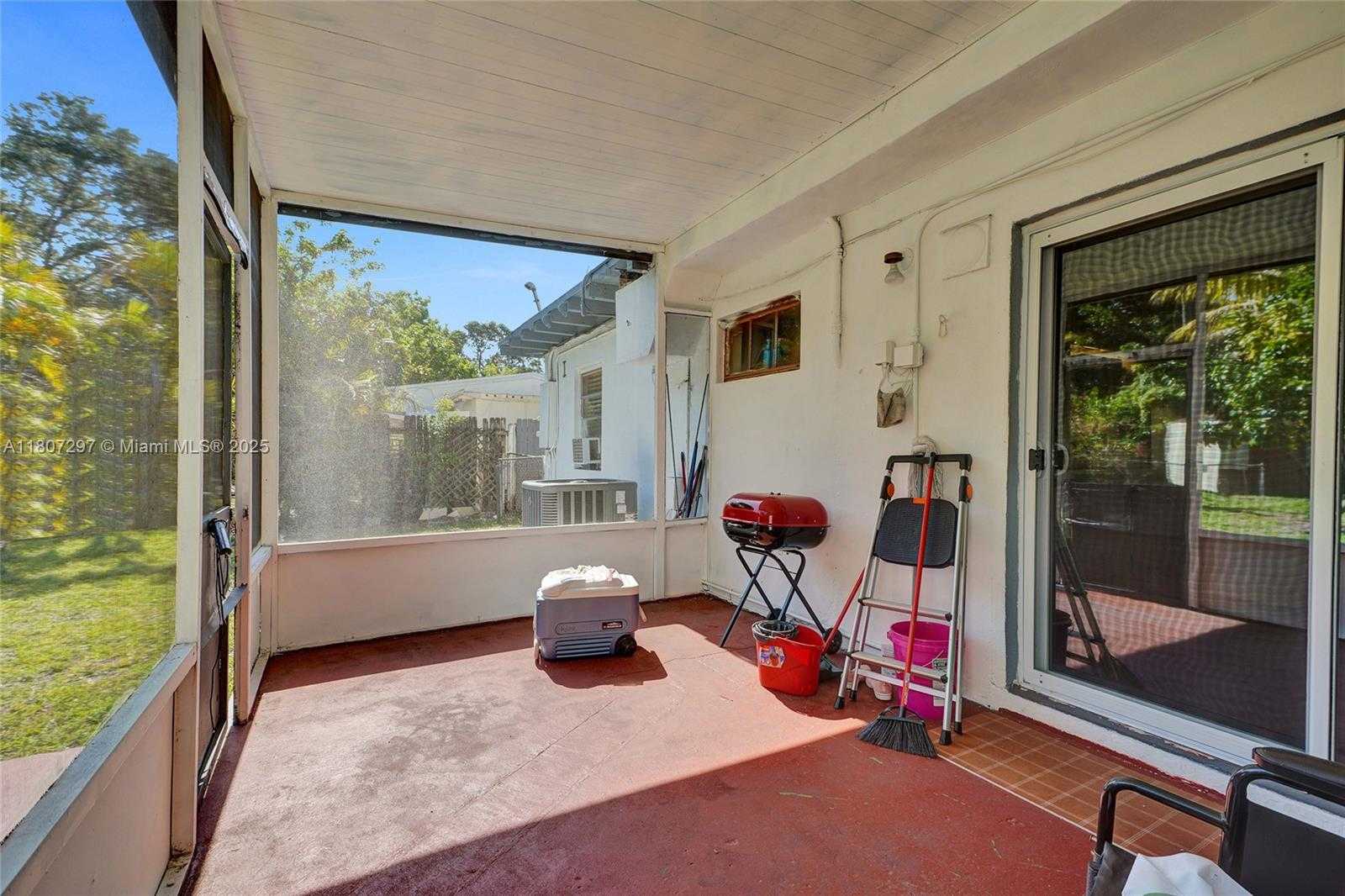 Small Image of 45 NORTH WEST 127TH ST, North Miami Number 58