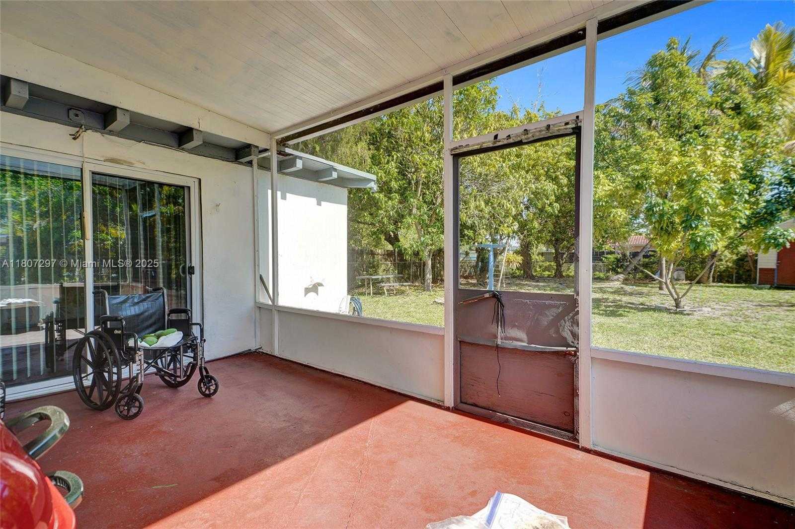 Small Image of 45 NORTH WEST 127TH ST, North Miami Number 59