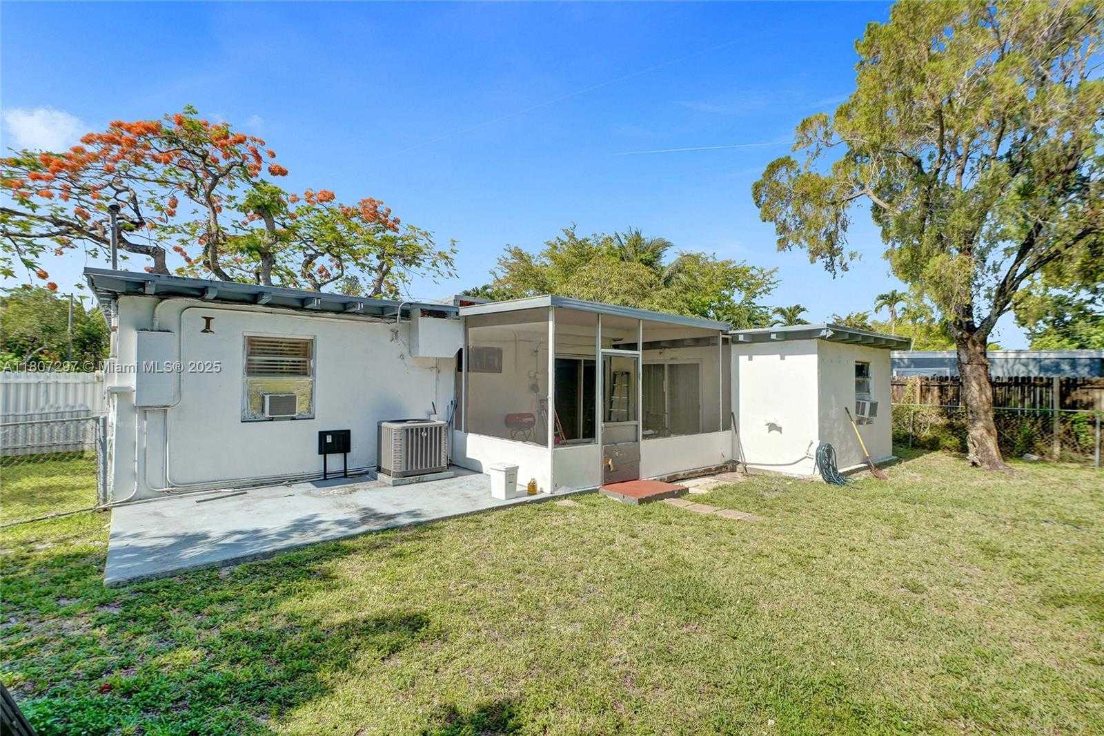 Small Image of 45 NORTH WEST 127TH ST, North Miami Number 61