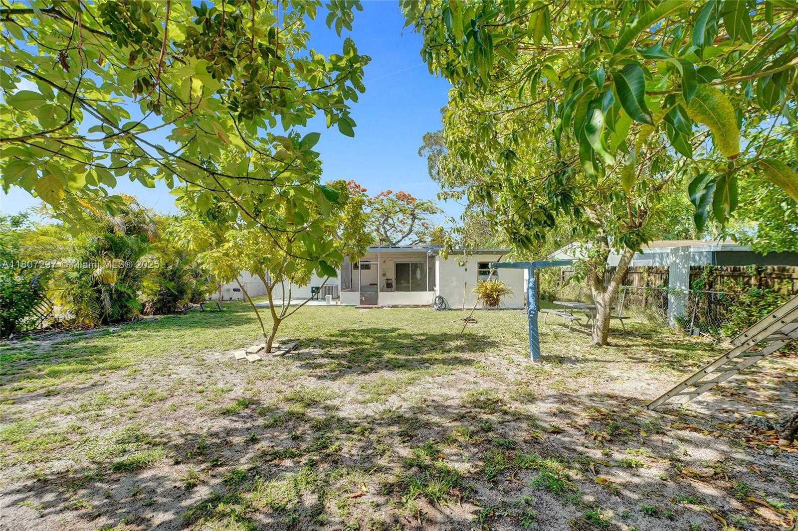 Small Image of 45 NORTH WEST 127TH ST, North Miami Number 63