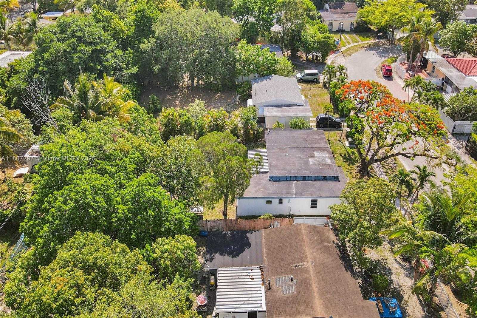 Small Image of 45 NORTH WEST 127TH ST, North Miami Number 9