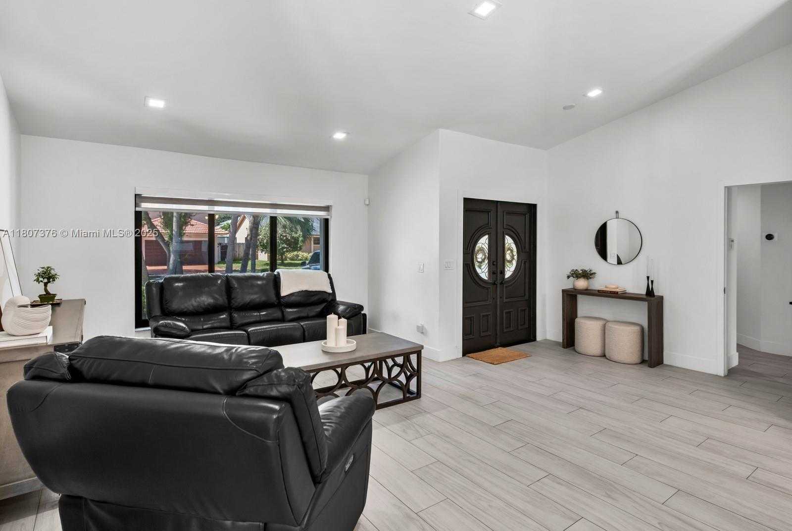 Small Image of 8425 NORTH WEST 165TH TER, Miami Lakes Number 21