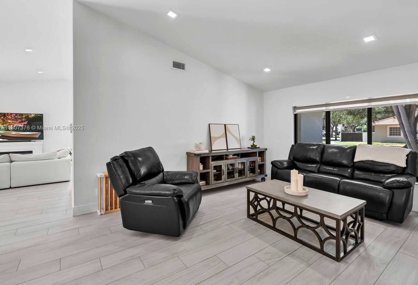 Small Image of 8425 NORTH WEST 165TH TER, Miami Lakes Number 22