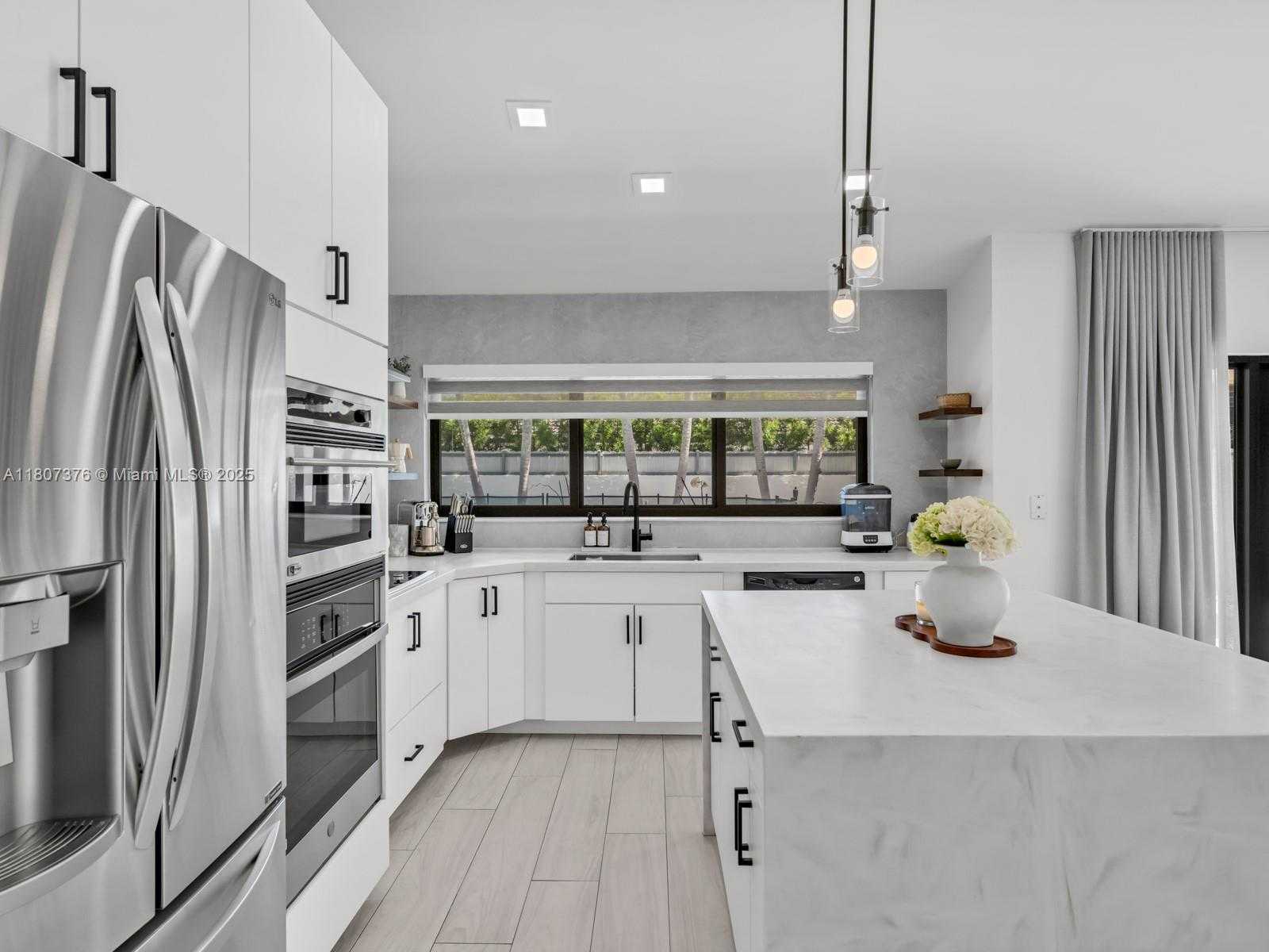 Small Image of 8425 NORTH WEST 165TH TER, Miami Lakes Number 24