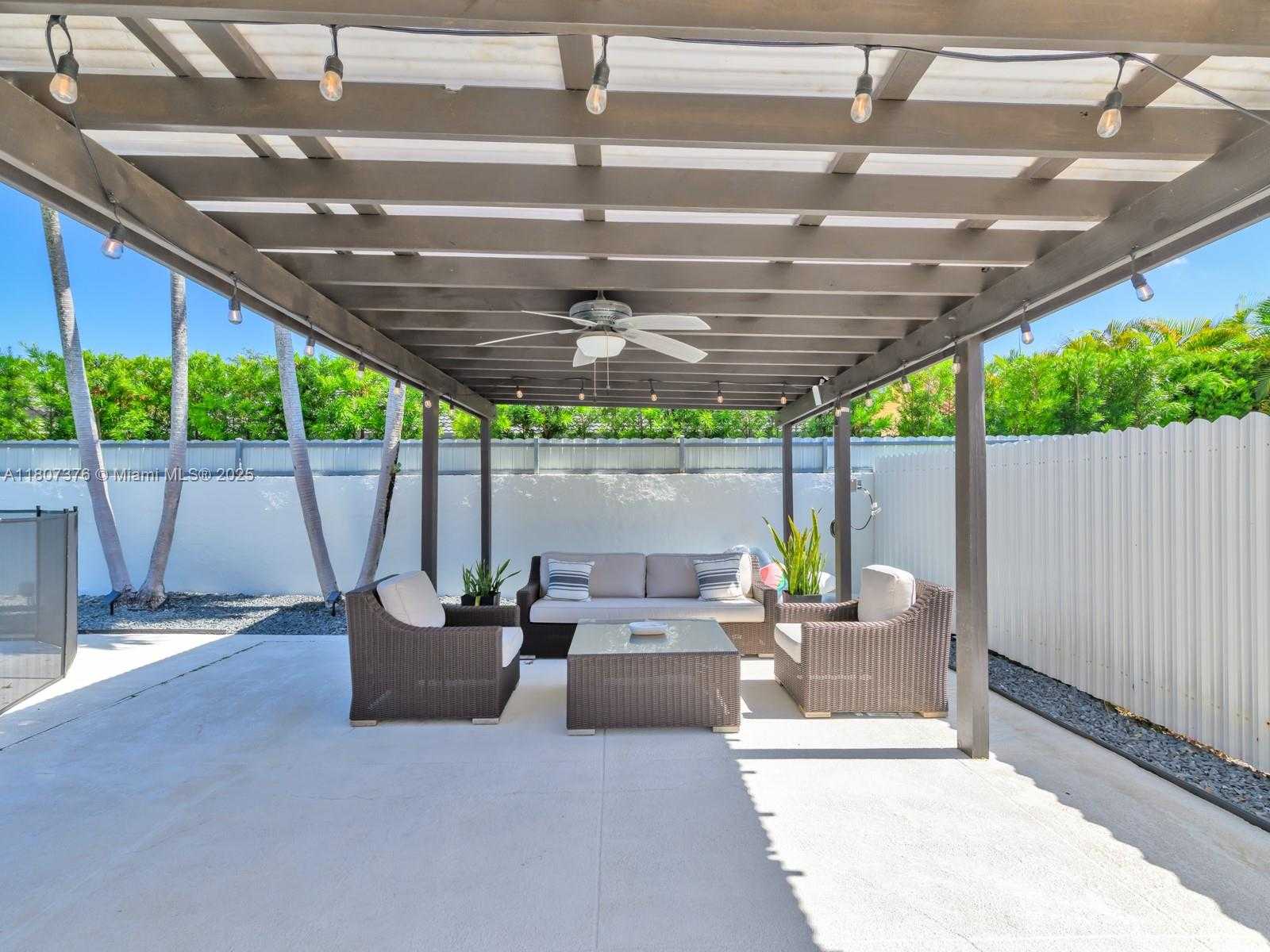 Small Image of 8425 NORTH WEST 165TH TER, Miami Lakes Number 40