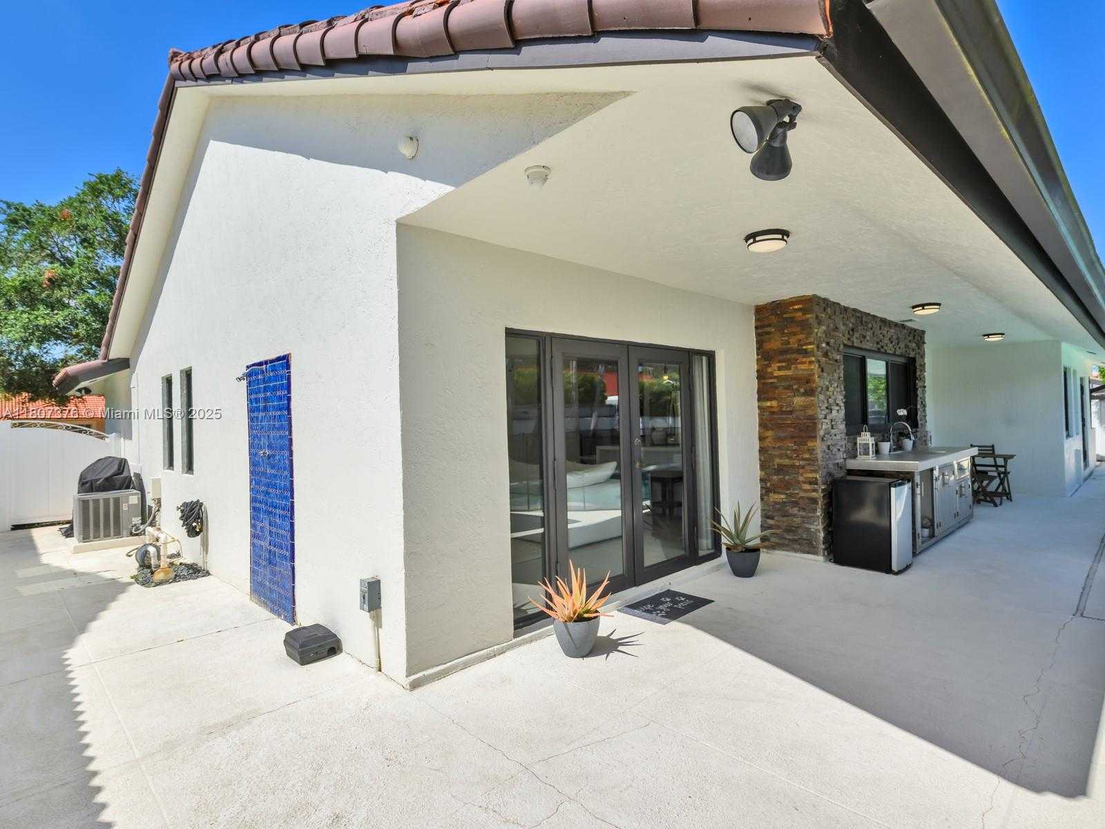 Small Image of 8425 NORTH WEST 165TH TER, Miami Lakes Number 43