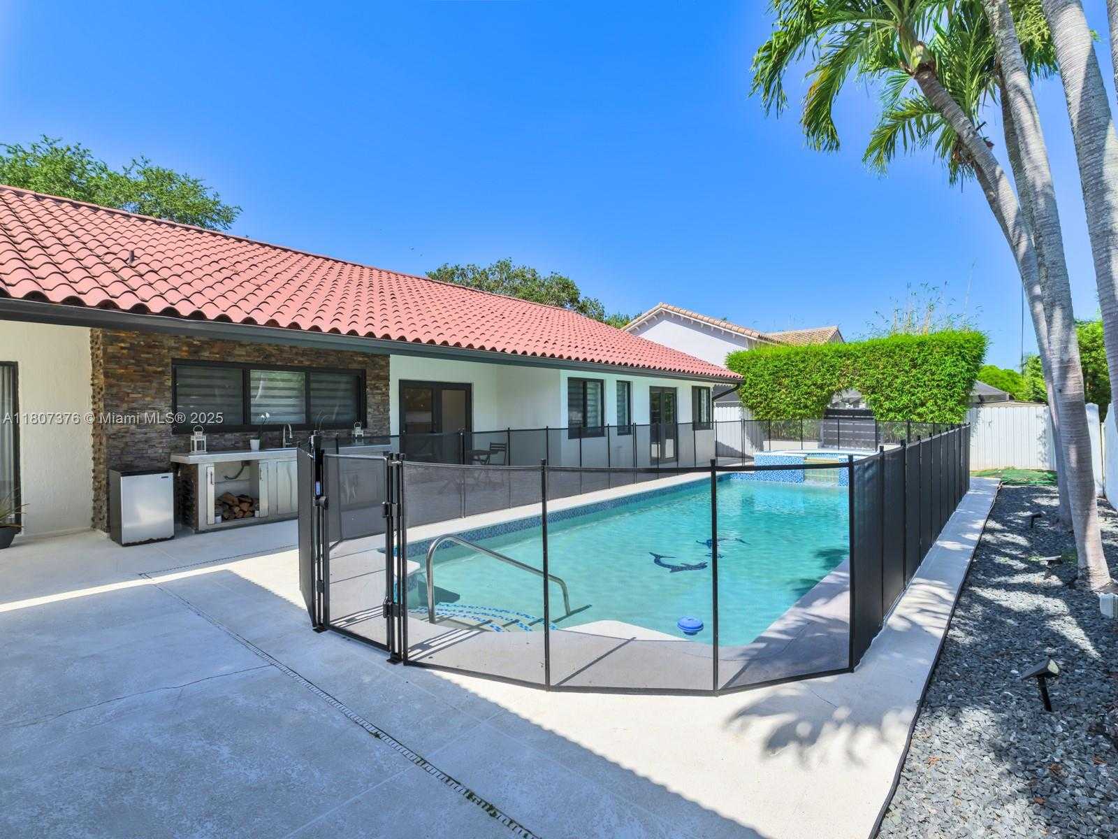 Small Image of 8425 NORTH WEST 165TH TER, Miami Lakes Number 45