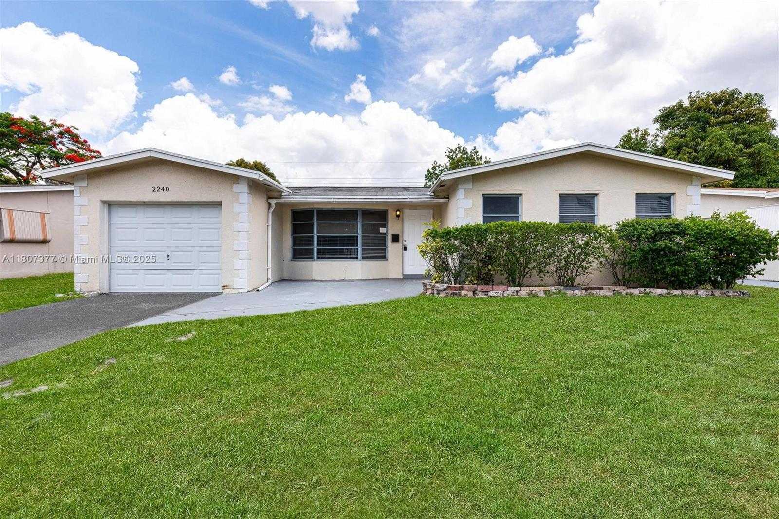 Small Image of 2240 NORTH WEST 47TH TER, Lauderhill Number 3