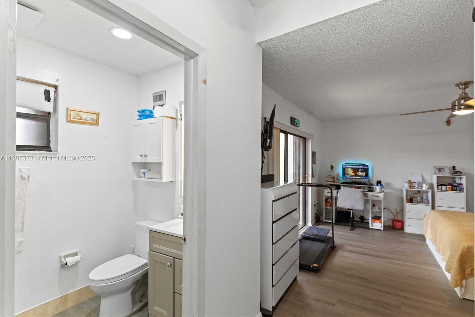 Small Image of 17320 NORTH WEST 66TH PL, Hialeah Number 18