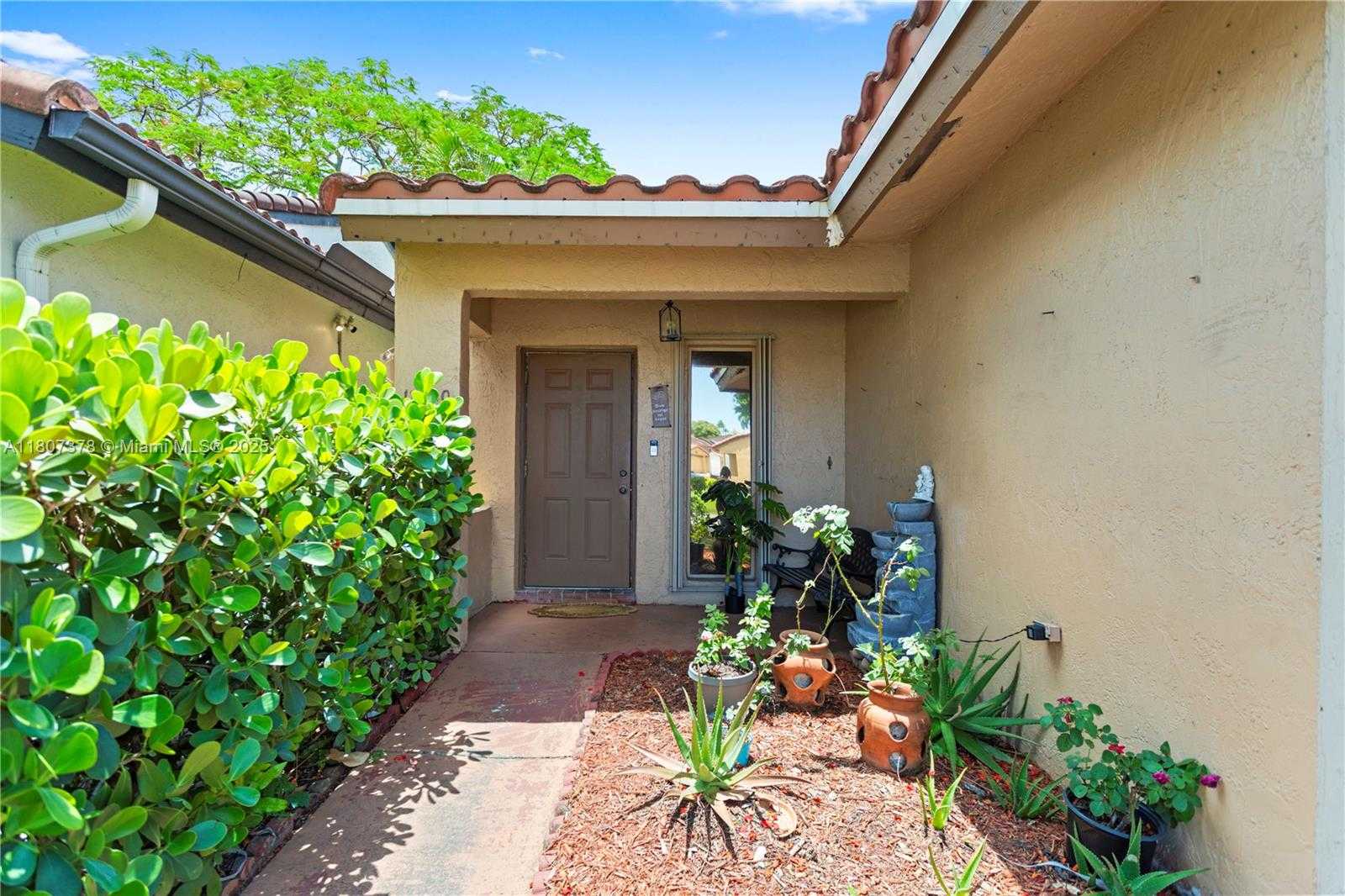 Small Image of 17320 NORTH WEST 66TH PL, Hialeah Number 2