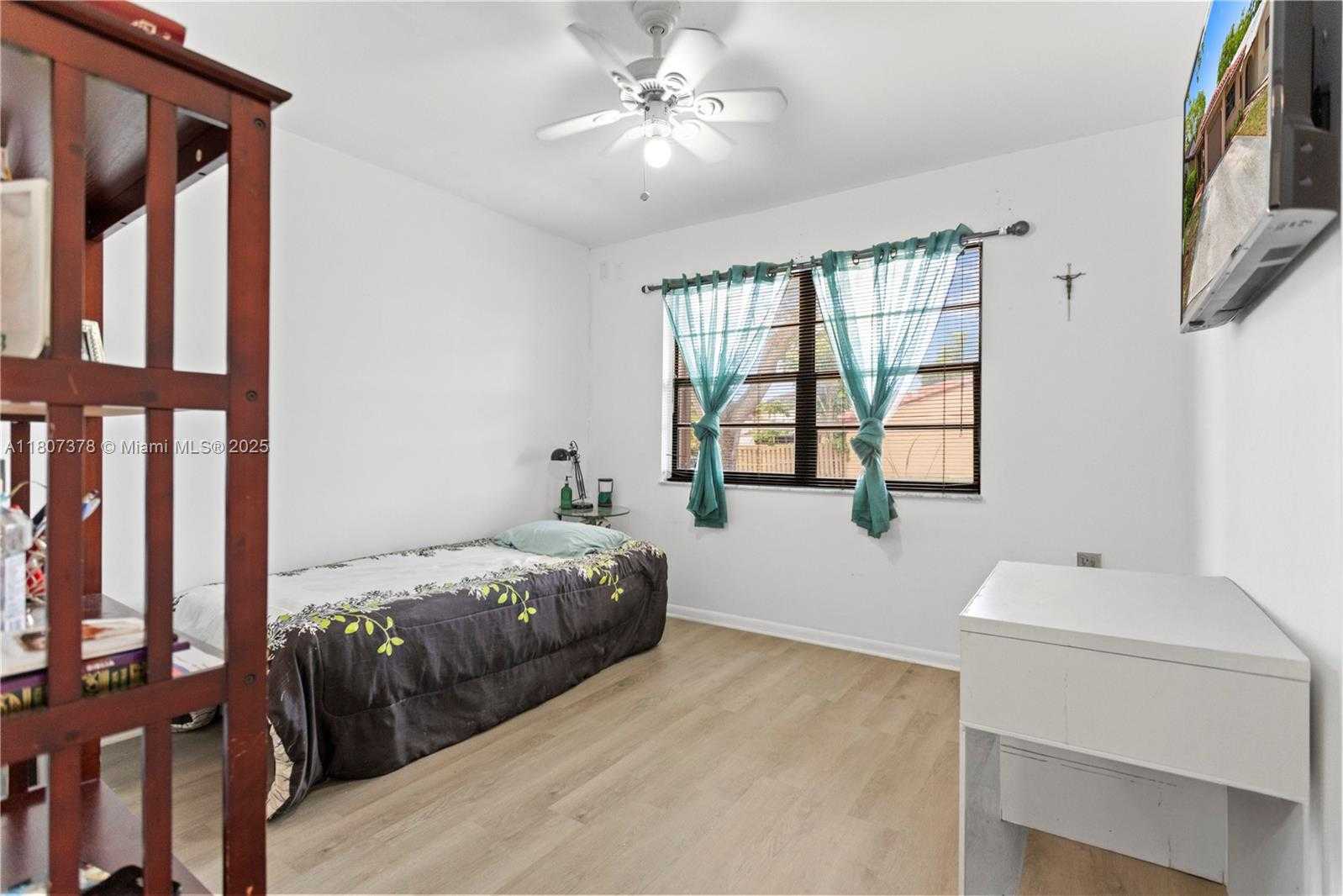 Small Image of 17320 NORTH WEST 66TH PL, Hialeah Number 22