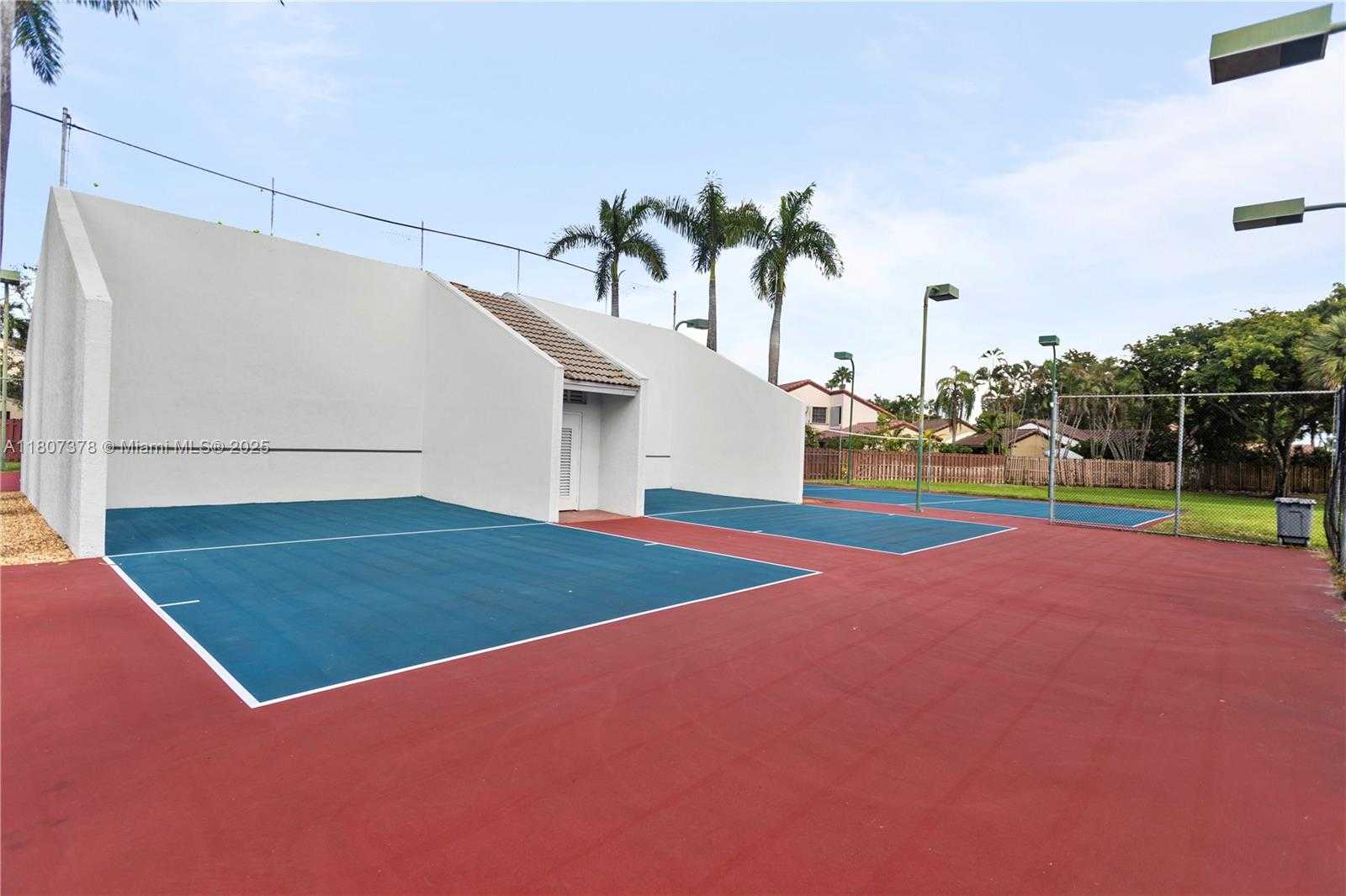Small Image of 17320 NORTH WEST 66TH PL, Hialeah Number 28