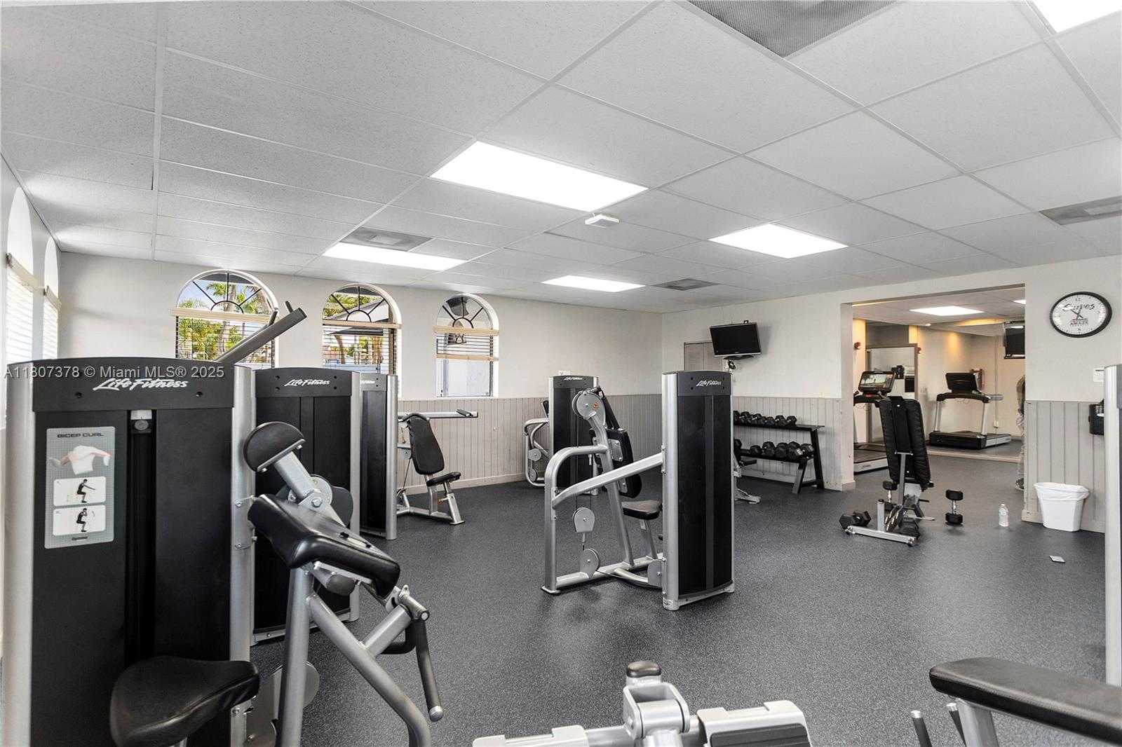 Small Image of 17320 NORTH WEST 66TH PL, Hialeah Number 30