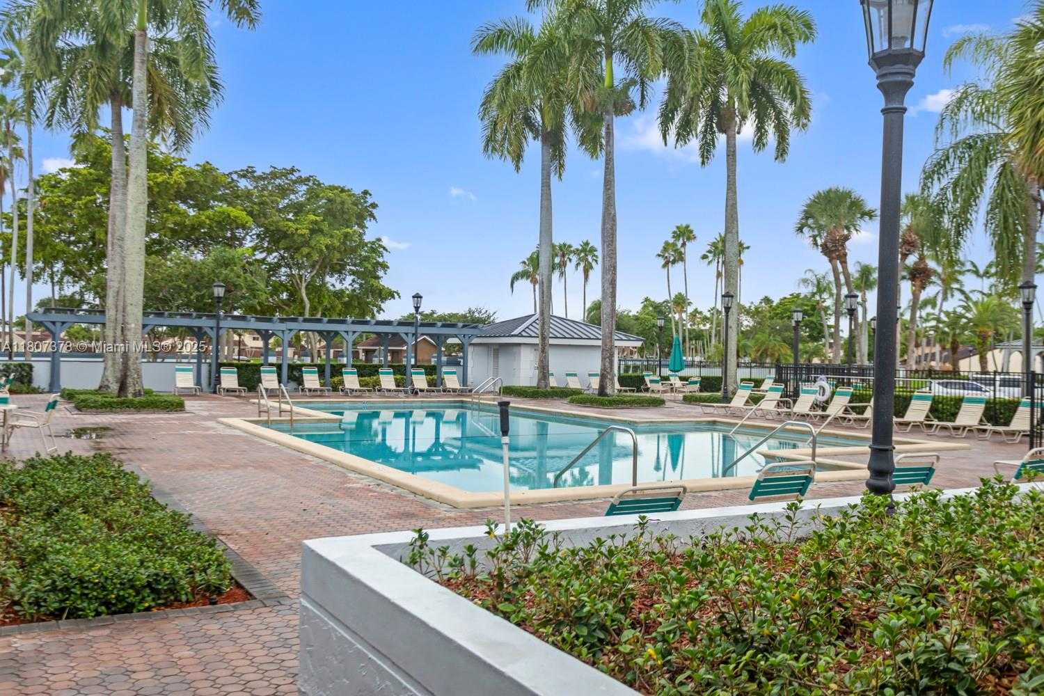 Small Image of 17320 NORTH WEST 66TH PL, Hialeah Number 31