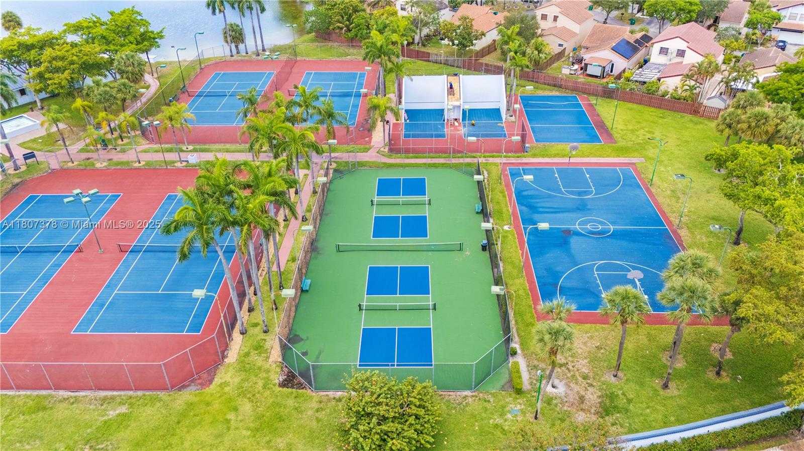 Small Image of 17320 NORTH WEST 66TH PL, Hialeah Number 36