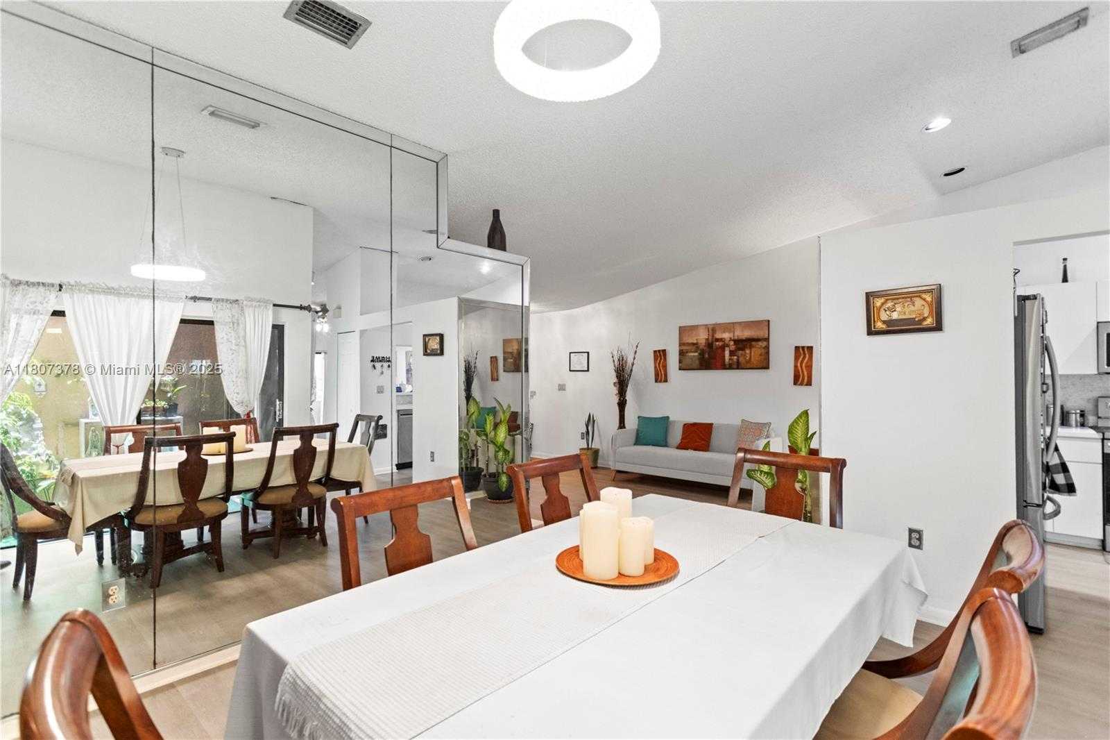 Small Image of 17320 NORTH WEST 66TH PL, Hialeah Number 9