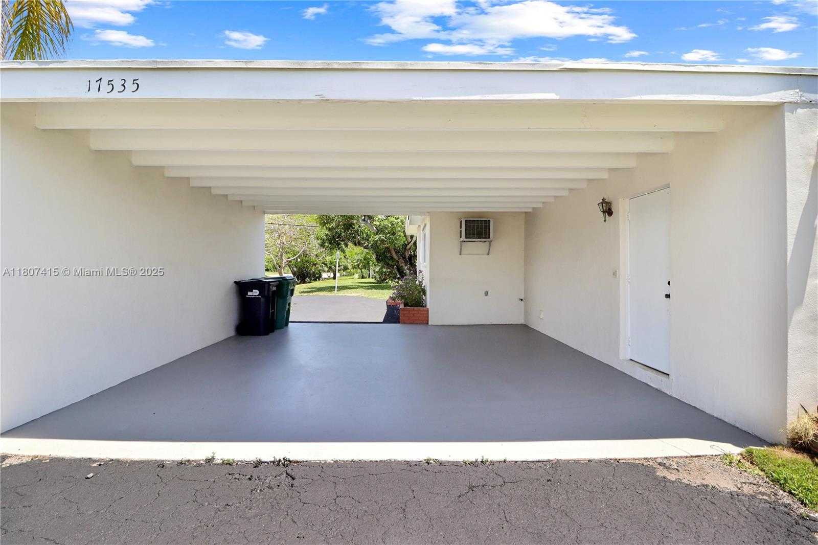 Small Image of 17535 SOUTH WEST 91ST AVE, Palmetto Bay Number 2