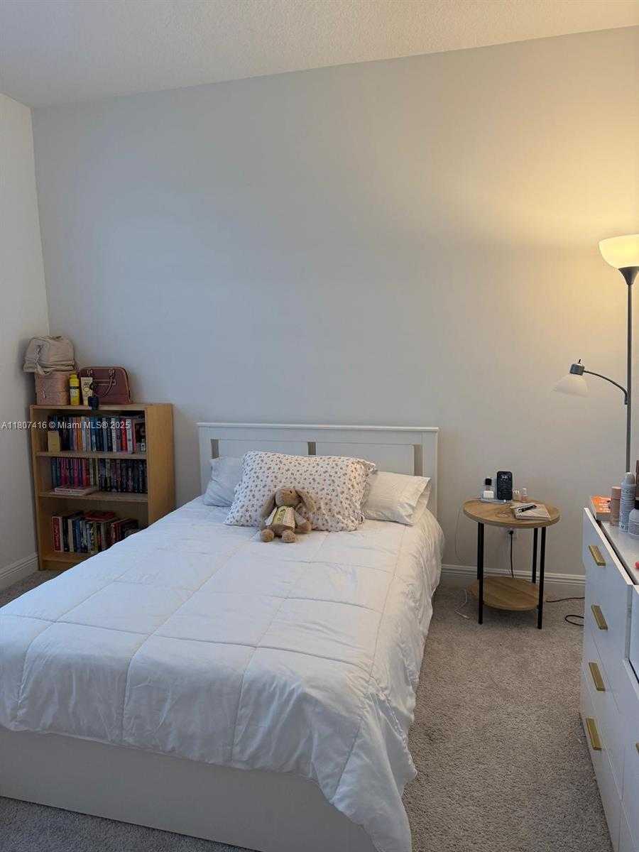 Small Image of 16456 SEA TURTLE PL, Westlake Number 13