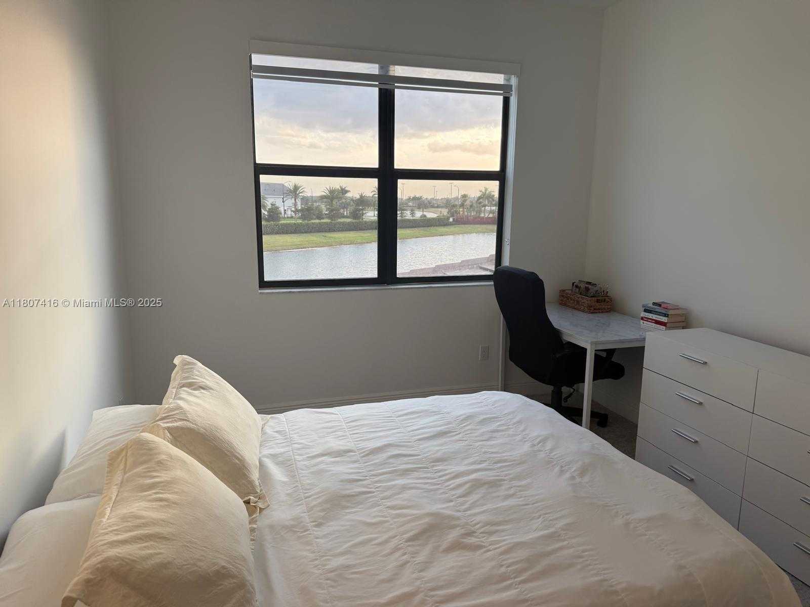 Small Image of 16456 SEA TURTLE PL, Westlake Number 16