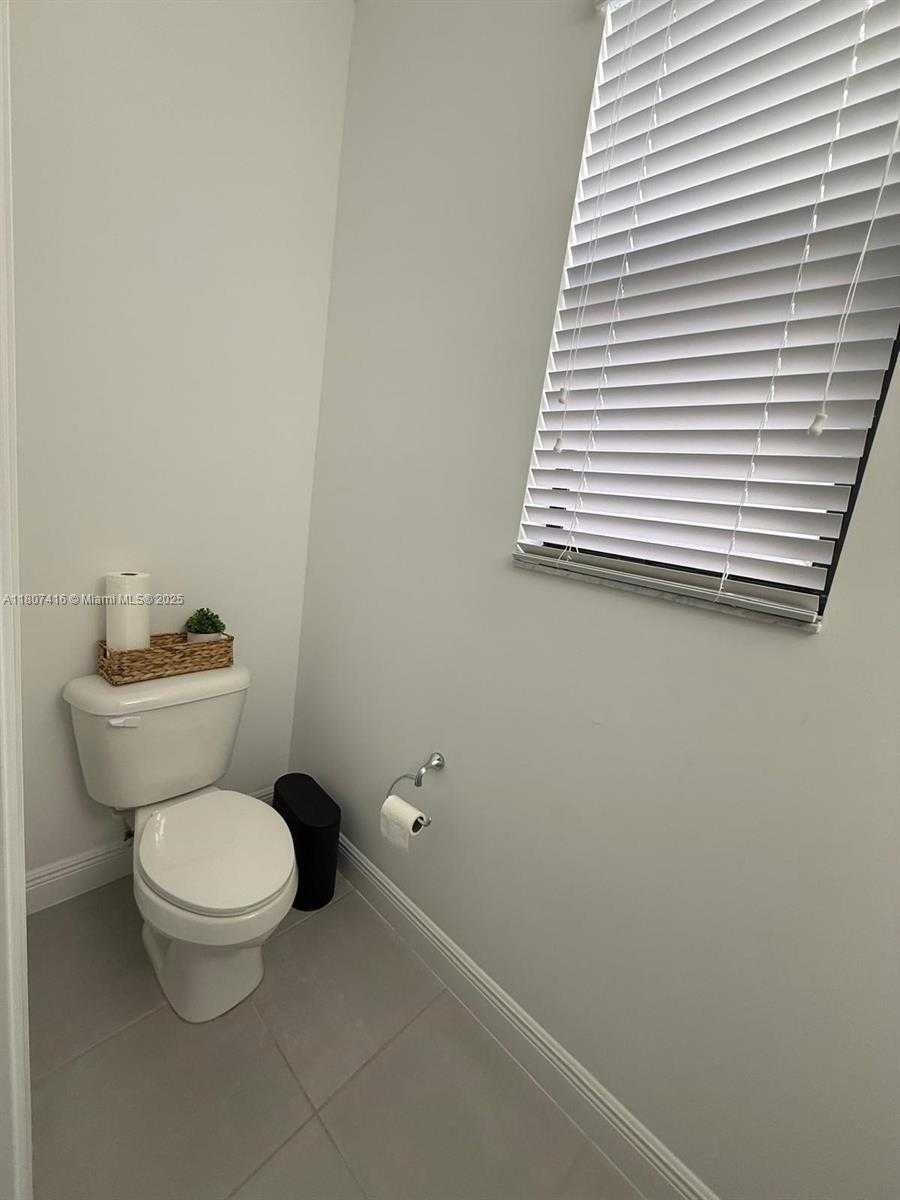 Small Image of 16456 SEA TURTLE PL, Westlake Number 18