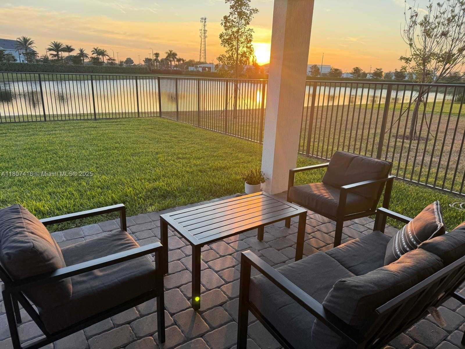 Small Image of 16456 SEA TURTLE PL, Westlake Number 26