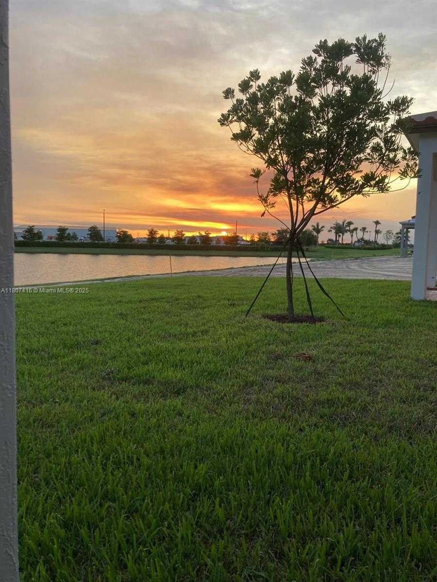 Small Image of 16456 SEA TURTLE PL, Westlake Number 30