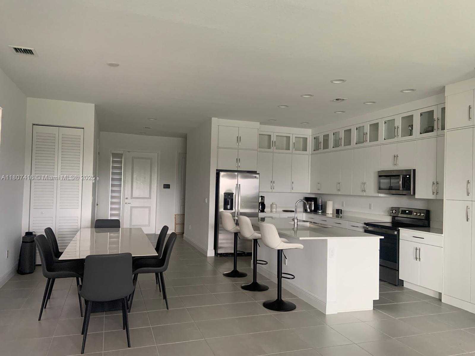 Small Image of 16456 SEA TURTLE PL, Westlake Number 6