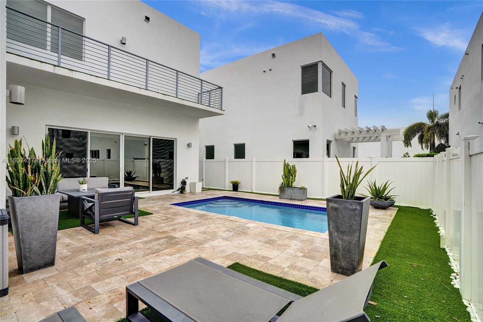 Small Image of 9995 NORTH WEST 75TH ST, Doral Number 11