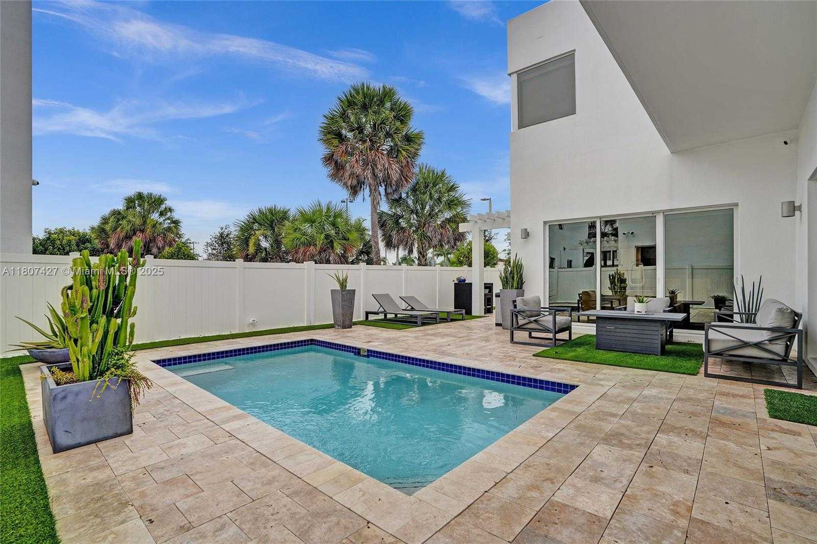 Small Image of 9995 NORTH WEST 75TH ST, Doral Number 12