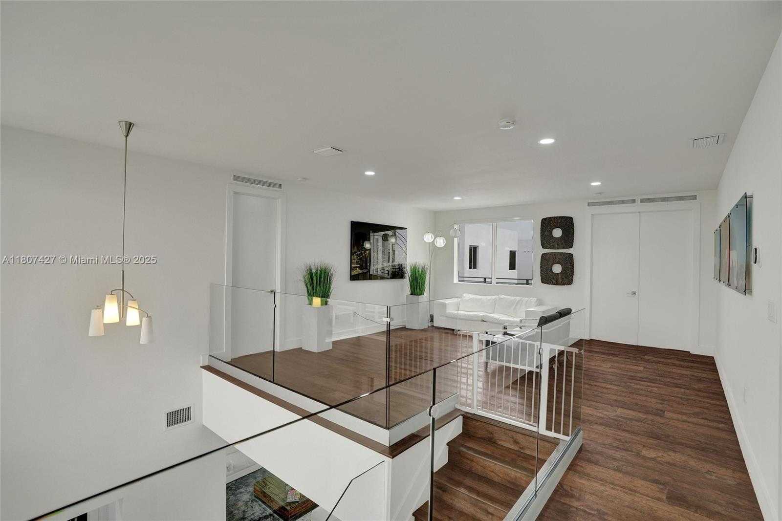 Small Image of 9995 NORTH WEST 75TH ST, Doral Number 16