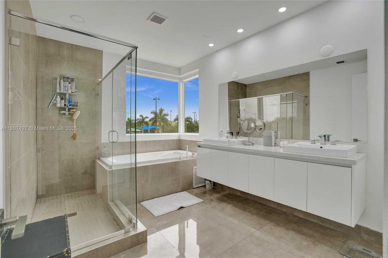 Small Image of 9995 NORTH WEST 75TH ST, Doral Number 20