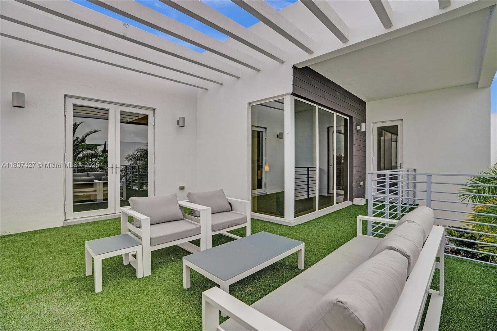 Small Image of 9995 NORTH WEST 75TH ST, Doral Number 22