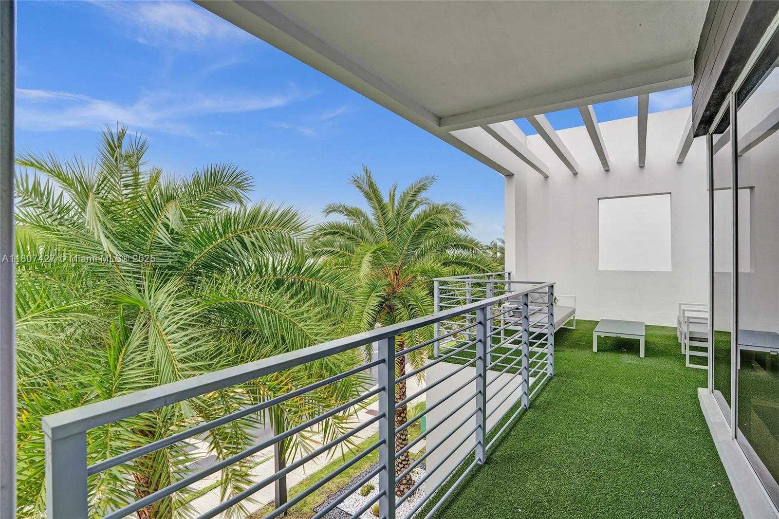 Small Image of 9995 NORTH WEST 75TH ST, Doral Number 23