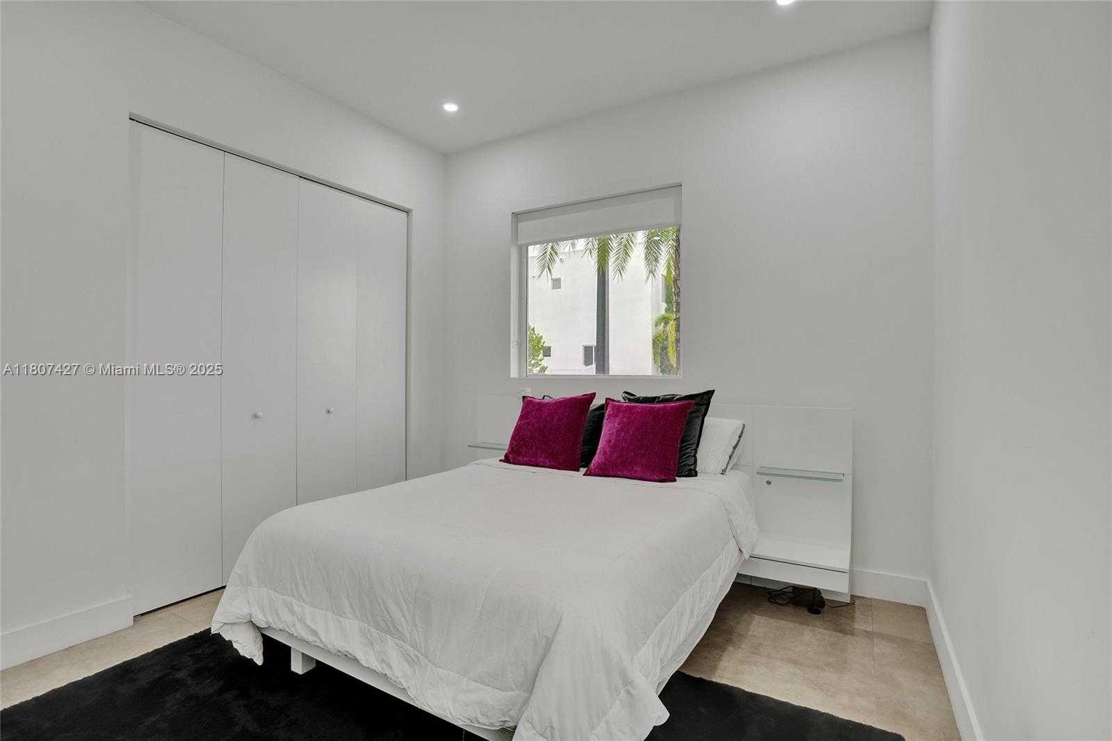 Small Image of 9995 NORTH WEST 75TH ST, Doral Number 30